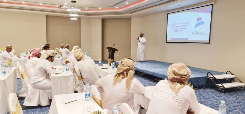 شركة الصواري الدولية للإستثمار تعقد اجتماعها الرابع مع المقاولين لمناقشة سير العمليات وإجراءات السلامة